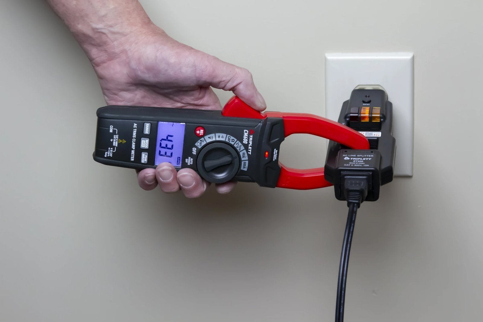 Triplett_CM600_-_600A_AC_True_RMS_Clamp_Meter_Application