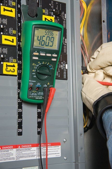 Greenlee_DM-830A__In_Application_Sample