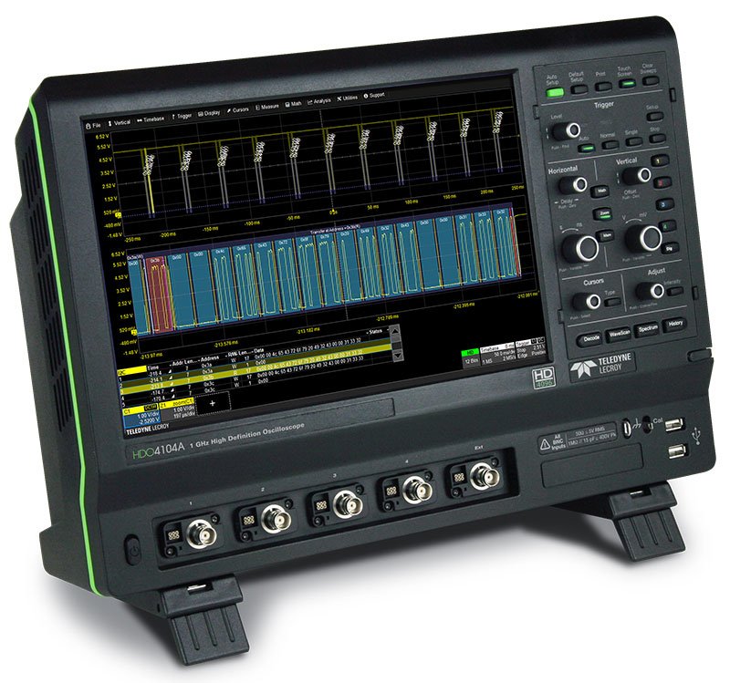 LeCroy_HDO4104A_legsout_right