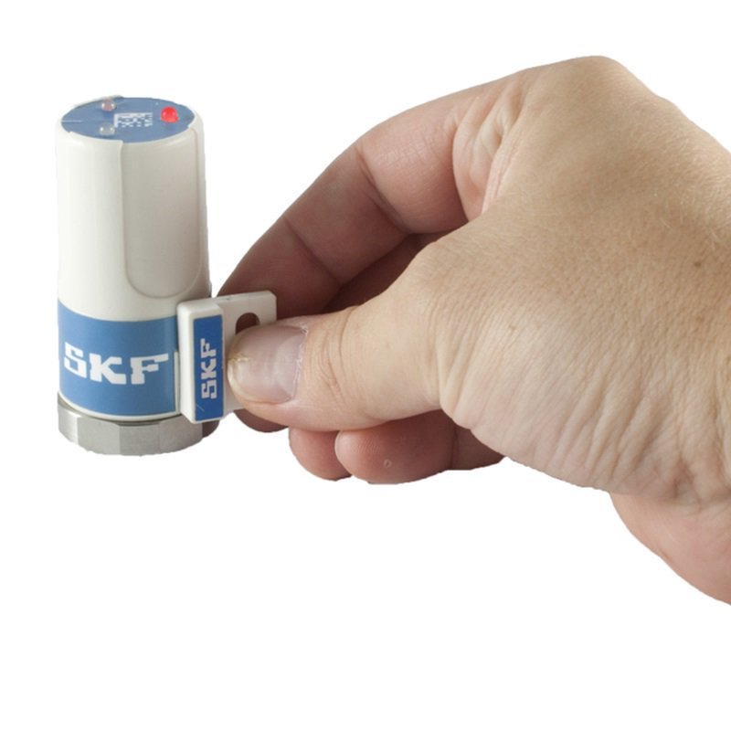 SKF_Applying_the_magnetic_read-key