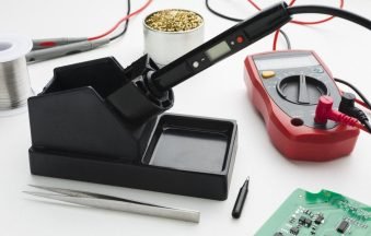 close-up-circuit-reparing-tool